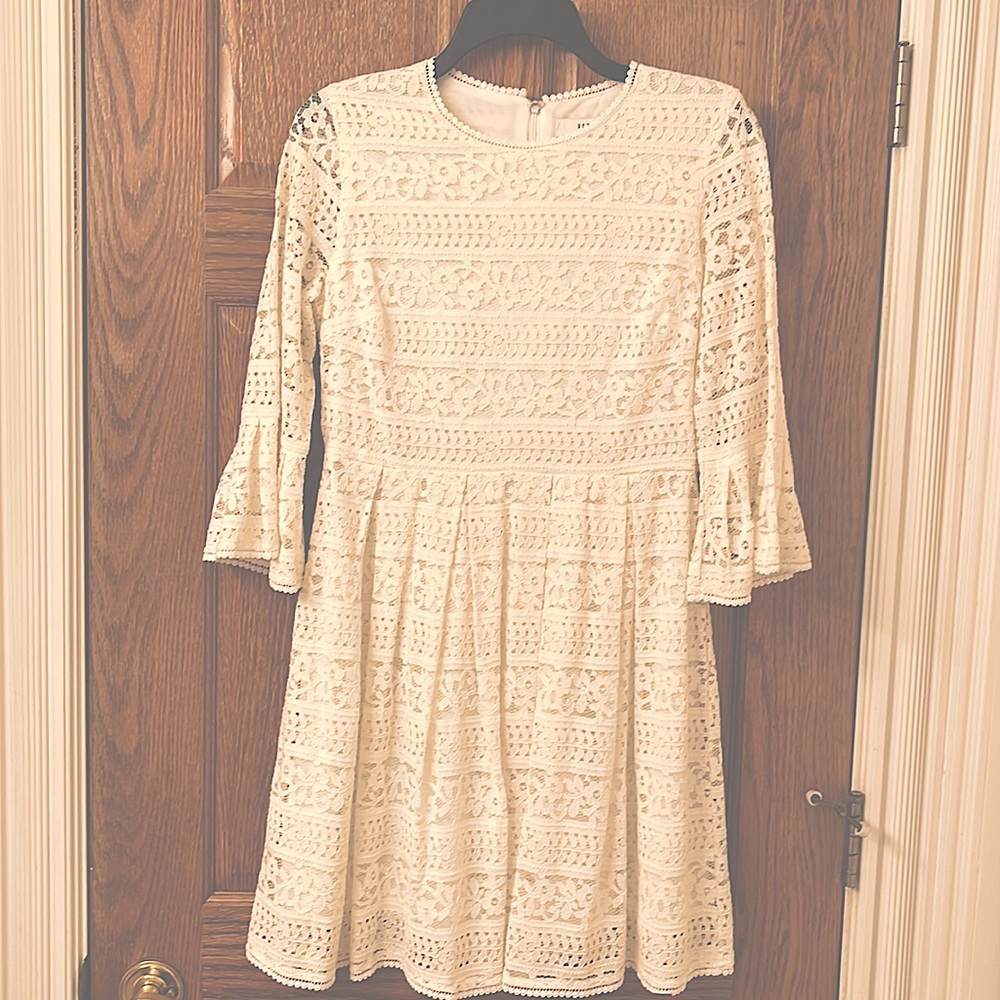 Medium white lace dress